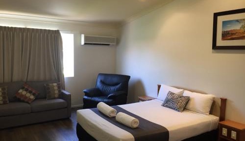 Queen Room with Pool View