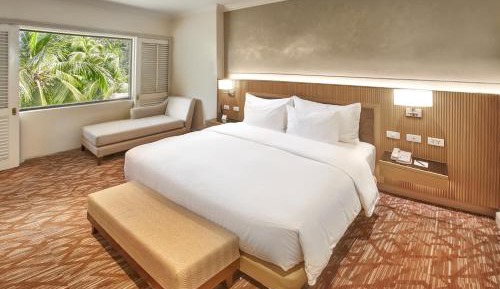 Junior Suite with Club Access
