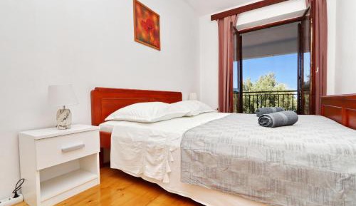 Two-Bedroom Apartment with Terrace and Sea View