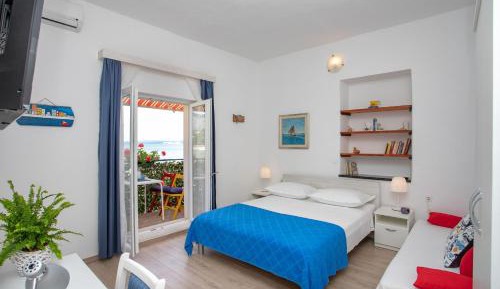 Three-Bedroom Apartment with Terrace and Sea View