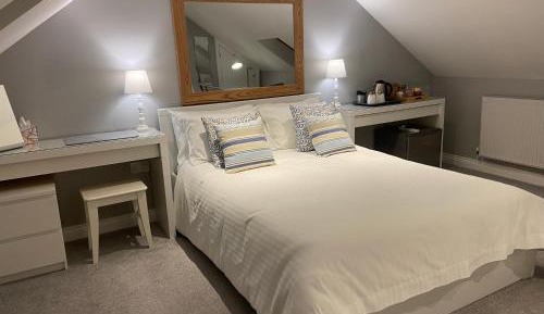 Deluxe Suite with private bathroom