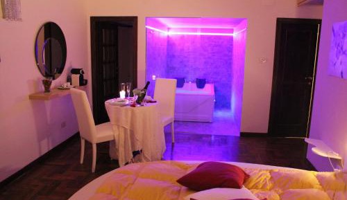 Superior Double Room with Hot Tub and Balcony