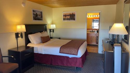 Queen Room