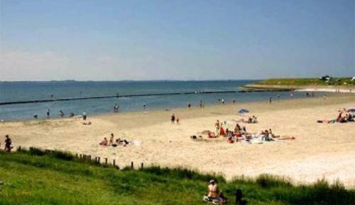 Bungalow with Garden View