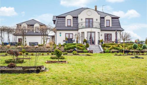 Three-Bedroom Holiday Home 