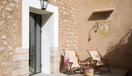 Apartment with Mountain View