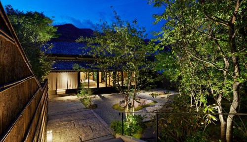 Suite with Mountain View