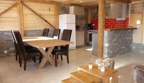 Chalet (8 Adults)