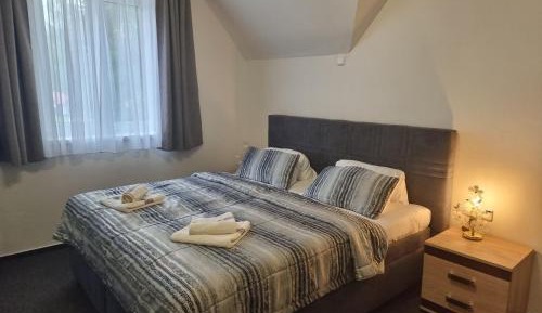 Quadruple Room with Private Bathroom