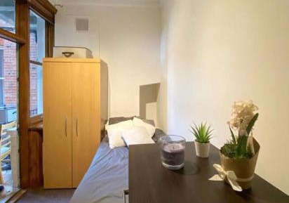 Single Room with Shared Bathroom
