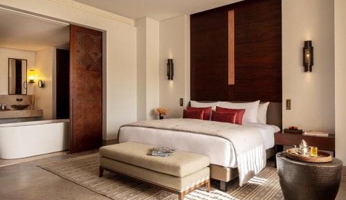 Deluxe Sahara View Suite