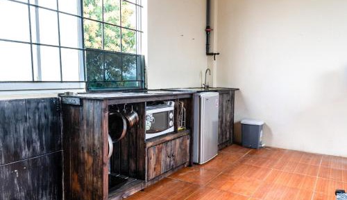 Apartment with Mountain View