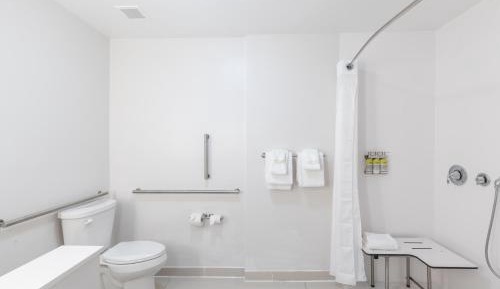 Standard King Room with Accessible Tub - Mobility Access