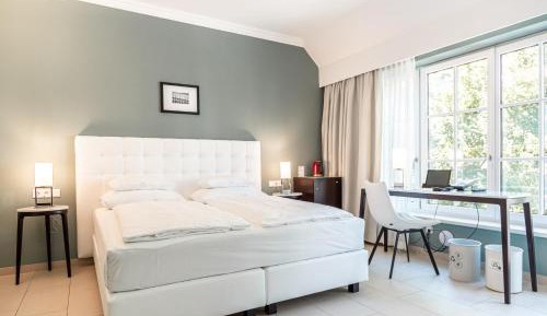 Junior Suite with Garden View