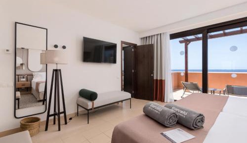 Deluxe Suite with Sea View