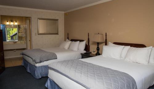 Queen Room with Two Queen Beds