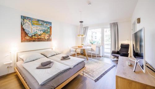 Superior One-Bedroom Apartment with Balcony