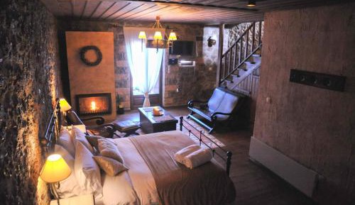 Suite with Spa Bath and Fireplace