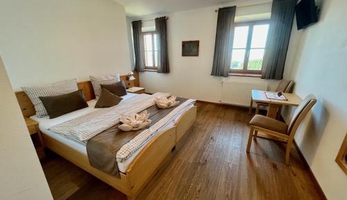 Standard Double or Twin Room with Mountain View