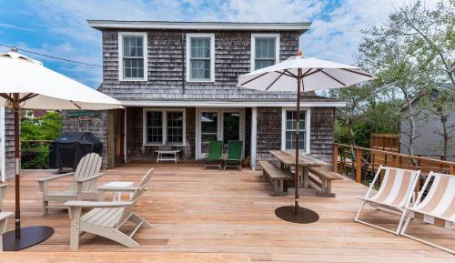 Five Bedroom Holiday Home
