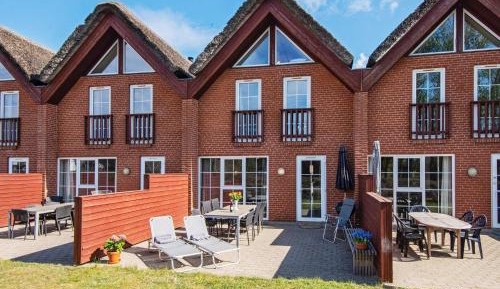 Three-Bedroom Holiday Home 