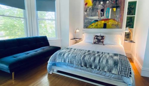 Deluxe Room (2 Adults + 1 Child)