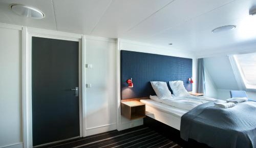 Commodore Deluxe Cabin