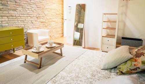 Deluxe Double Room (2 Adults + 1 Child)
