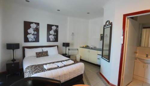 Standard Queen Room - Non Pet Friendly