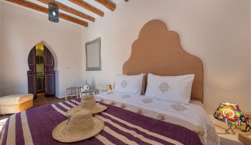 Queen Suite with Pool View