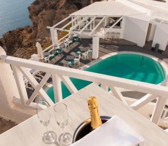 Artemis Suite with Caldera View