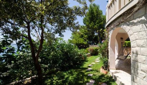 Superior One-Bedroom Apartment with Terrace and Sea View
