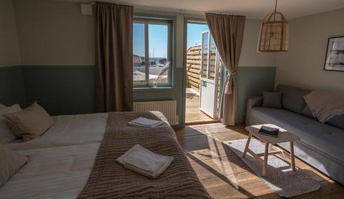 Double Room with Balcony and Sea View