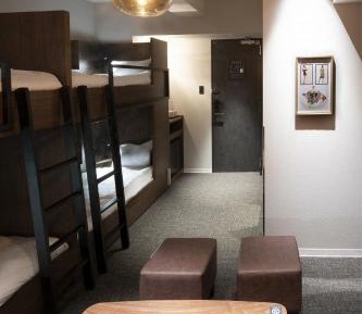 Quadruple Room with Private Bathroom