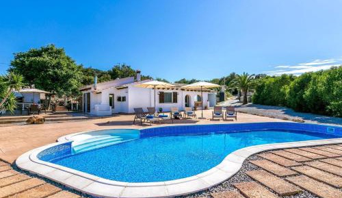 Villa with Garden View
