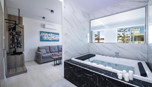 Afrodite Deluxe Suite with Hot Tub Indoor Jacuzzi