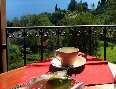 Two bedroom apartment with Balcony and Lake View - Borgo 7