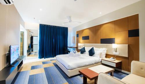 Luxury Suite with Balcony