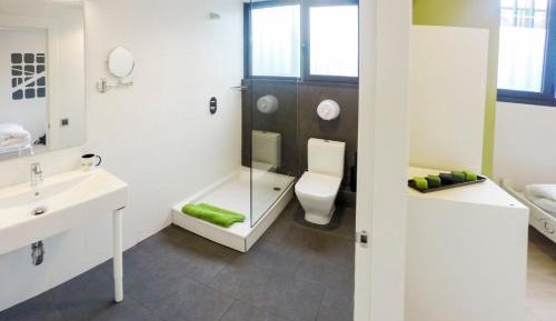 Twin Room with Private Bathroom