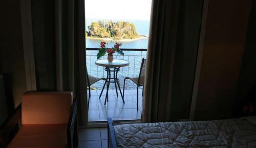 Triple Room with Sea View