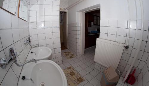 One-Bedroom Apartment with Terrace