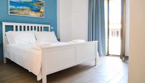 Deluxe Double Room with Balcony and Sea View