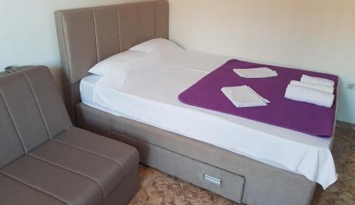 Economy Triple Room