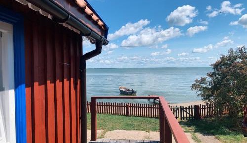 Apartment with Lake View