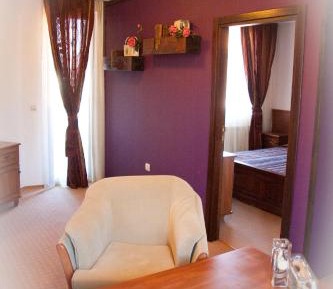 Family Suite (2 Adults + 2 Children)