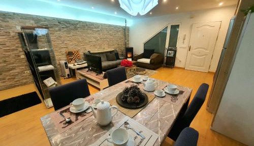 Deluxe Apartment