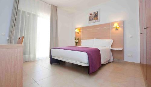 One-Bedroom Family Apartment (4 Adults)