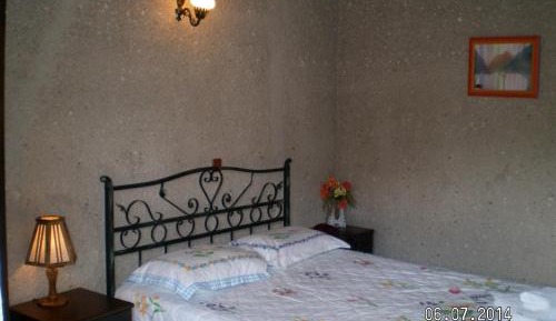 Budget Double Cave Room