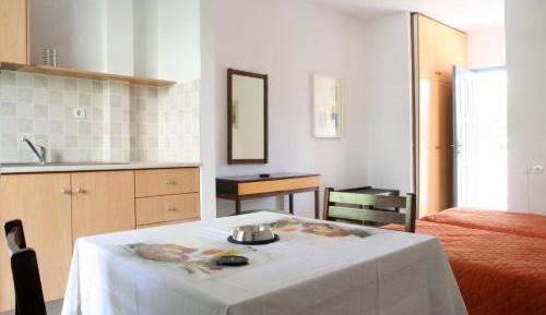 Studio (2 Adults)