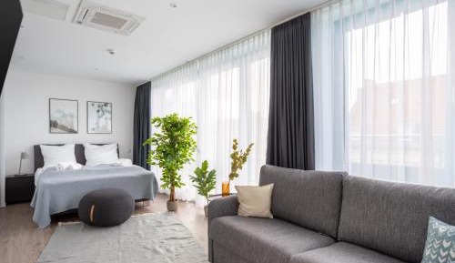 Suite XL + Balcony & Sofa Bed - Street View